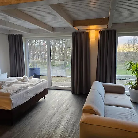 Hotell Am Kurpark 3*