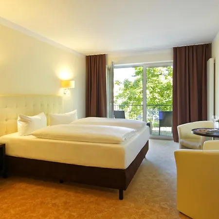Otel Am Kurpark 3*